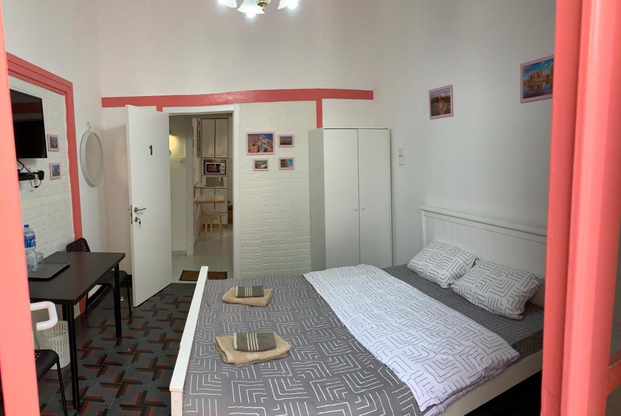 Guesthouse Comfy - Separate Rooms In The Apartment For A Relaxing Holiday Хайфа Екстериор снимка
