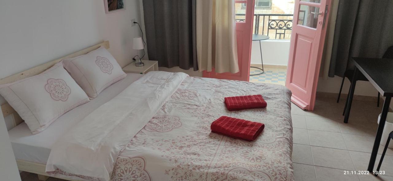 Guesthouse Comfy - Separate Rooms In The Apartment For A Relaxing Holiday Хайфа Екстериор снимка