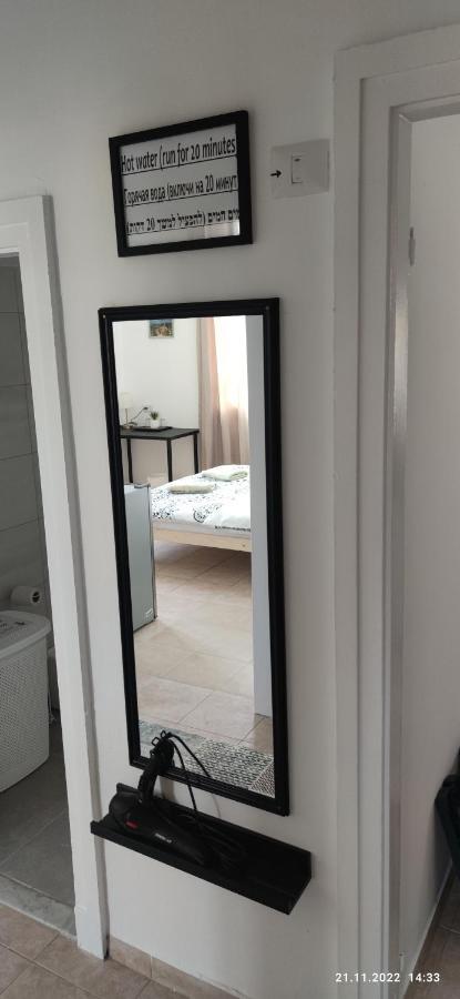 Guesthouse Comfy - Separate Rooms In The Apartment For A Relaxing Holiday Хайфа Екстериор снимка