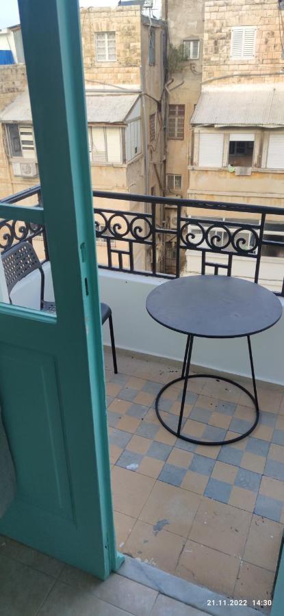 Guesthouse Comfy - Separate Rooms In The Apartment For A Relaxing Holiday Хайфа Екстериор снимка