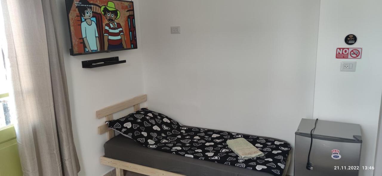 Guesthouse Comfy - Separate Rooms In The Apartment For A Relaxing Holiday Хайфа Екстериор снимка