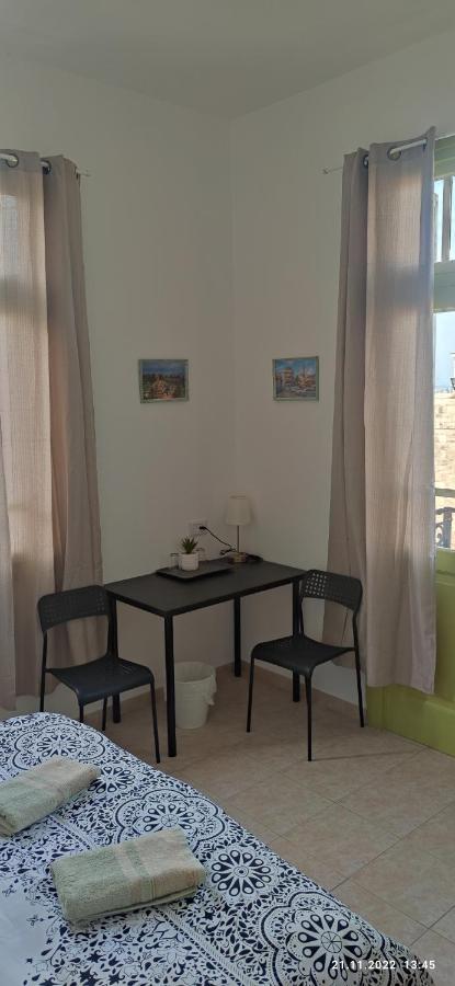Guesthouse Comfy - Separate Rooms In The Apartment For A Relaxing Holiday Хайфа Екстериор снимка
