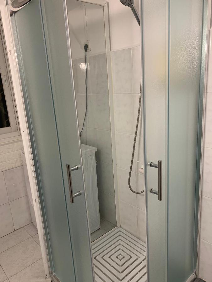 Guesthouse Comfy - Separate Rooms In The Apartment For A Relaxing Holiday Хайфа Екстериор снимка
