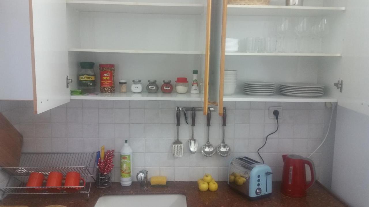 Guesthouse Comfy - Separate Rooms In The Apartment For A Relaxing Holiday Хайфа Екстериор снимка